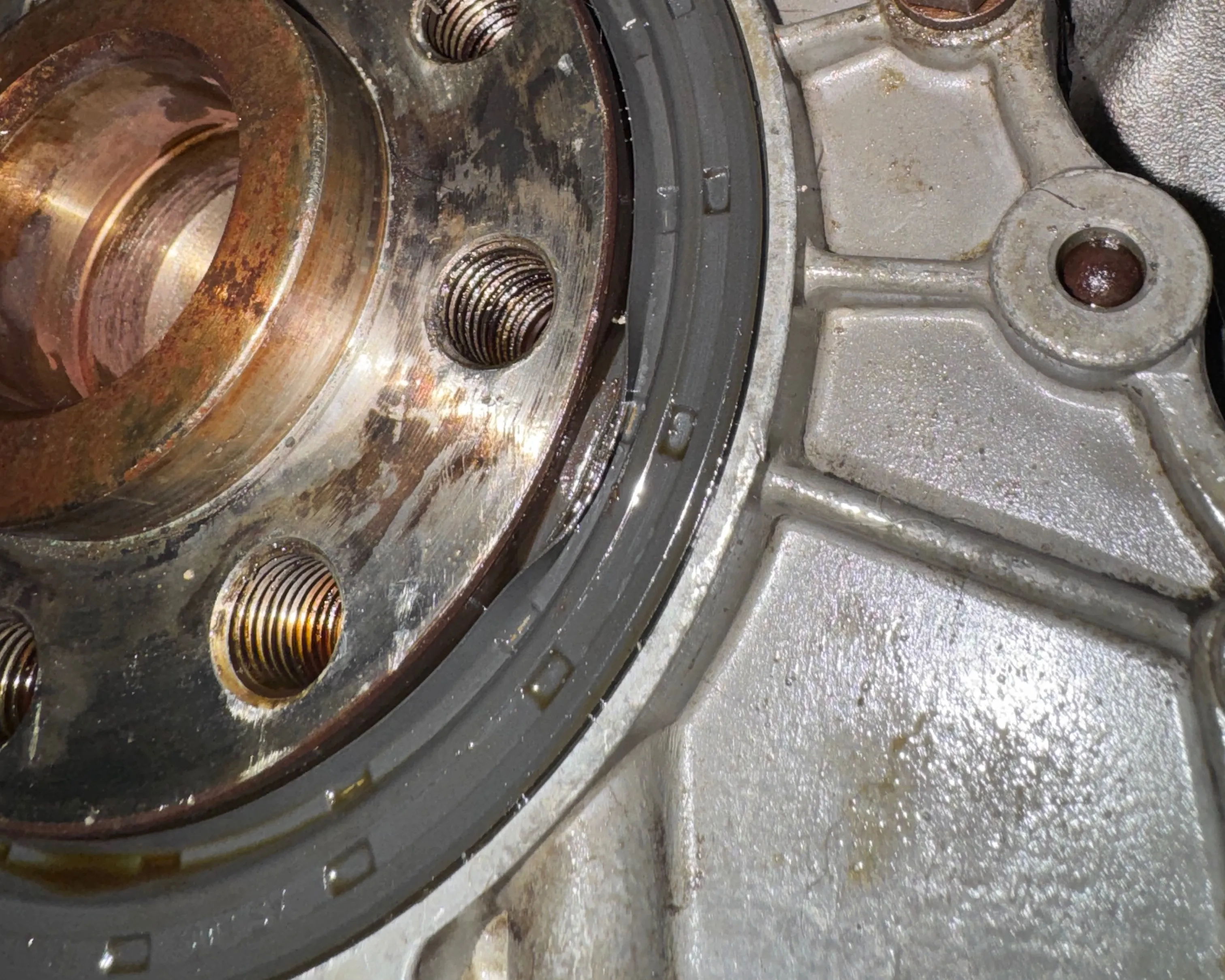 Rear Main Seal With Inner Lip Misaligned